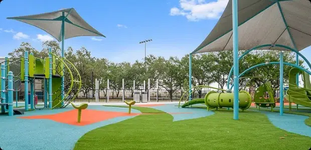公共の遊び場のための商業遊び場芝生ソリューション - Mighty Grass